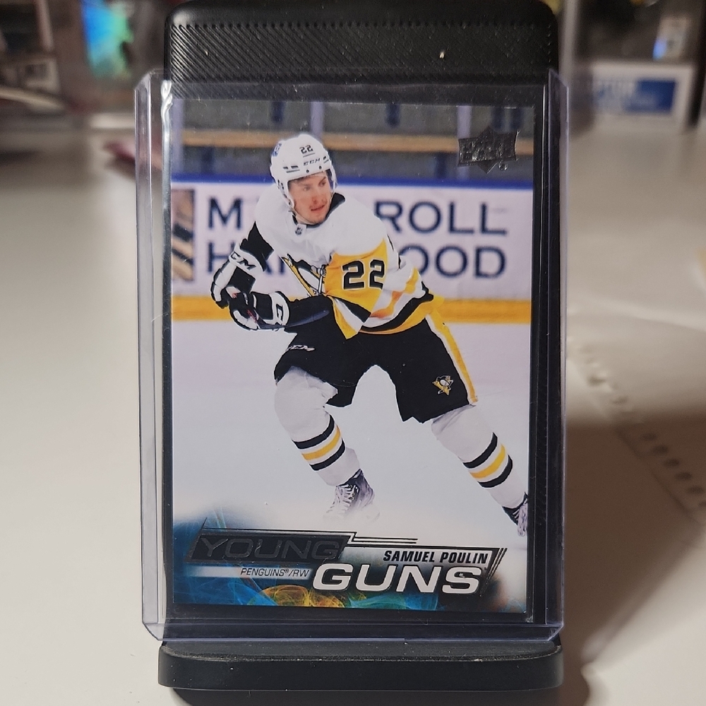 2022-23 Upper Deck Series 2 Young Guns Samuel Poulin Trading Card